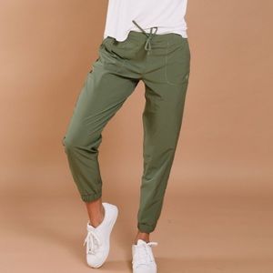 Albion Fit jetsetters, Sage M Tall, EUC!